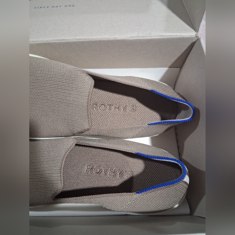 Women's Rothy's Size 11, Color Latte